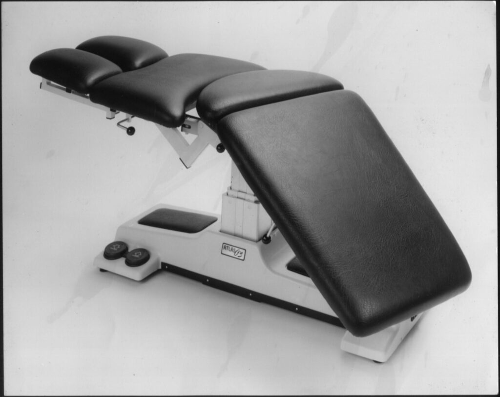 Optima chiropractic table