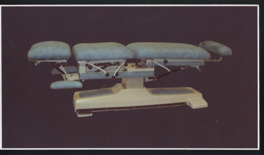 RG 2 Series chiropractic table
