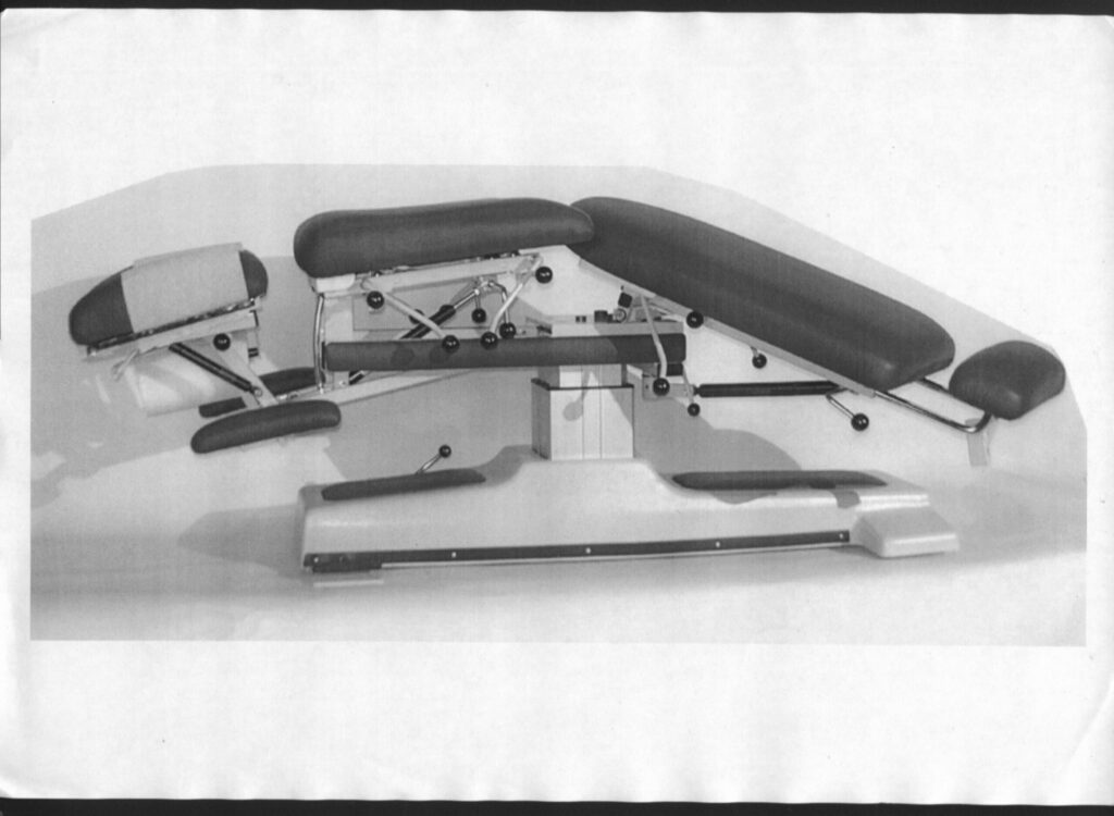 RG 4 Series chiropractic table